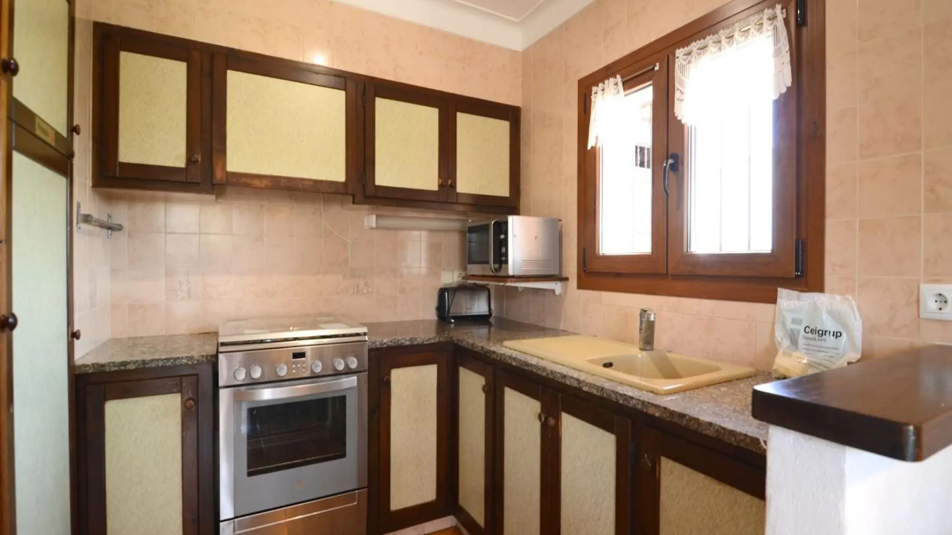 The House In Estartit Has 3 Bedrooms أولاستارتيت بيت للعطل